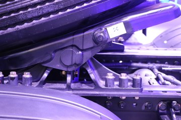 һ����� J6V�ؿ� �캽�� 660���� 6X4 LNG�Զ���ǣ����(Һ��)(CA4250P66M26T1E6)ͼƬ