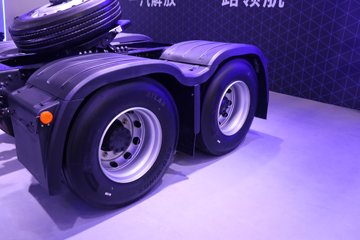 һ����� J6V�ؿ� �캽�� 660���� 6X4 LNG�Զ���ǣ����(Һ��)(CA4250P66M26T1E6)ͼƬ