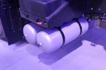 һ����� J6V�ؿ� �캽�� 660���� 6X4 LNG�Զ���ǣ����(Һ��)(CA4250P66M26T1E6)ͼƬ