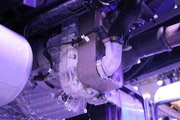 һ����� J6V�ؿ� �캽�� 660���� 6X4 LNG�Զ���ǣ����(Һ��)(CA4250P66M26T1E6)ͼƬ