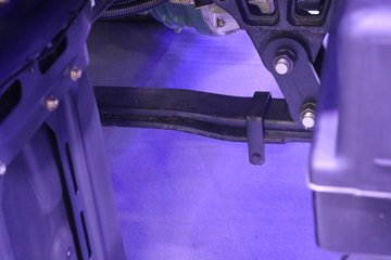 һ����� J6V�ؿ� �캽�� 660���� 6X4 LNG�Զ���ǣ����(Һ��)(CA4250P66M26T1E6)ͼƬ