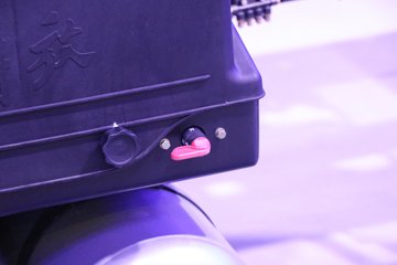 һ����� J6V�ؿ� �캽�� 660���� 6X4 LNG�Զ���ǣ����(Һ��)(CA4250P66M26T1E6)ͼƬ