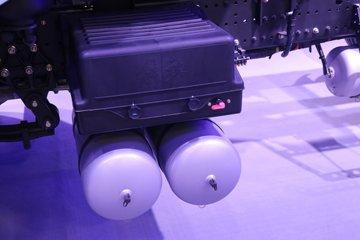 һ����� J6V�ؿ� �캽�� 660���� 6X4 LNG�Զ���ǣ����(Һ��)(CA4250P66M26T1E6)ͼƬ