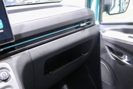 Van宝路&nbsp;电动封闭厢货驾驶室图片