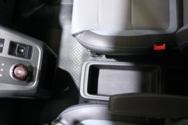 Van宝路&nbsp;电动封闭厢货驾驶室图片