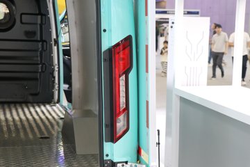 ���� Van��· V10����̽���� 2�� 5.78�״��綯��ʽ���䳵53.58kWhͼƬ