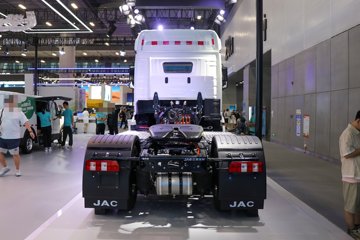 星耀X5&nbsp;电动牵引车外观图片