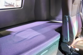 星耀X5&nbsp;电动牵引车驾驶室图片