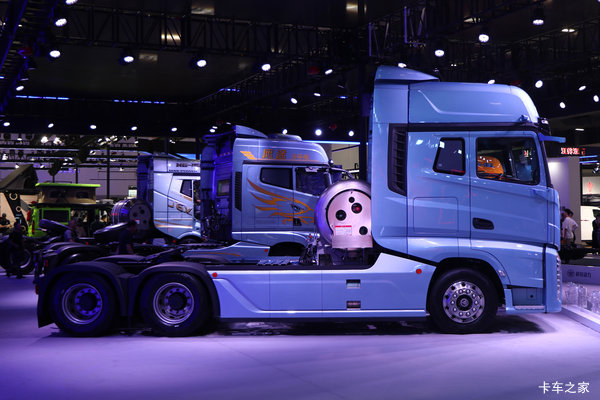 抢购在行动!长沙市解放J7牵引车降价大放送,立降0.7万