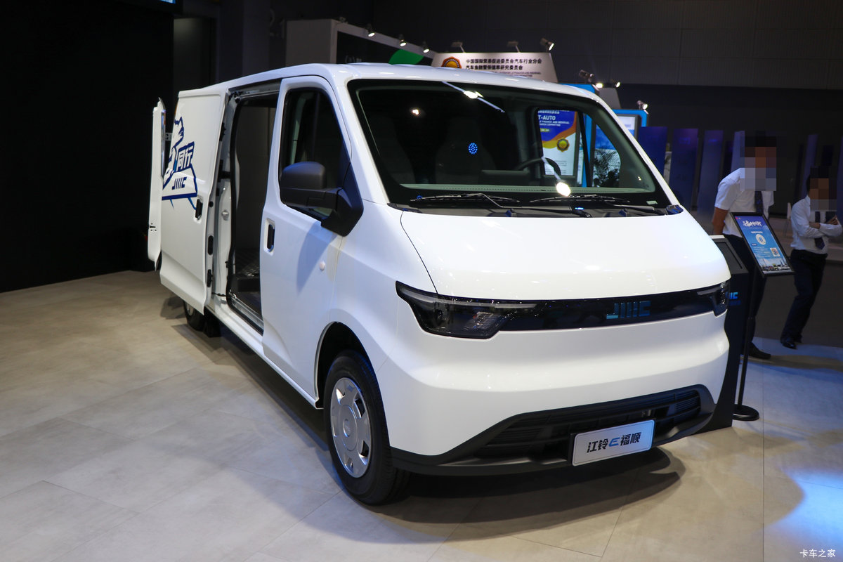 江铃汽车 E福顺 2025款 盲窗版 3T 2座 5.185米纯电动中轴低顶封闭货车50.38kWh