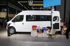 江铃E福顺 2025款 明窗版 纯电动 7座 5.185米中轴中顶轻客 53.58kWh
