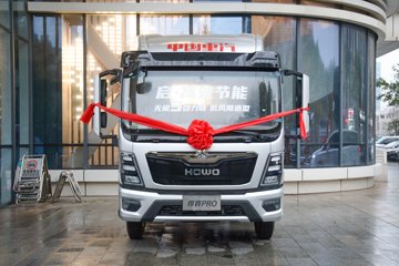 重汽HOWO悍将PRO 2.5L柴油 180马力 中国重汽10档 3.85米排半厢式轻卡