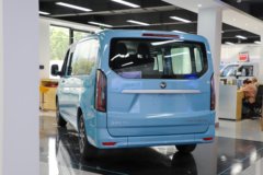 福田图雅诺 大V 7座 5.49米纯电动平顶轻客53.58kWh