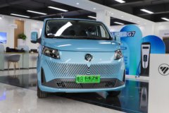 福田图雅诺 大V 7座 5.49米纯电动平顶轻客53.58kWh