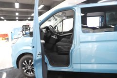 福田图雅诺 大V 7座 5.49米纯电动平顶轻客53.58kWh