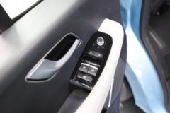 福田图雅诺 大V 7座 5.49米纯电动平顶轻客53.58kWh
