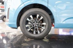福田图雅诺 大V 7座 5.49米纯电动平顶轻客53.58kWh
