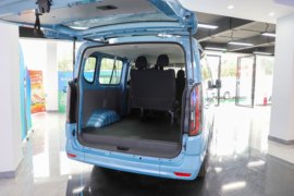 大V&nbsp;电动封闭厢货货厢图片