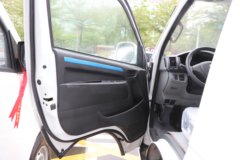 远程 E6 3.5T 5.45米中顶纯电动厢式运输车50.38kWh