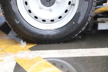 Զ�� E6 3.5T 5.45���ж����綯��ʽ���䳵50.38kWhͼƬ