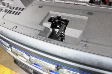 ����󽫾�EV 2025�� ��׼�� ���� ����˫�Ŵ��綯Ƥ�� ����ʱ��63kWhͼƬ