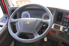 东风柳汽 乘龙H7重卡 6X4 换电式纯电动牵引车(LZ4250H7DZBEV1)350kWh
