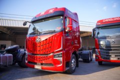 东风柳汽 乘龙HK 580马力 6X4 LNG自动档牵引车(伊顿12档)(液缓)