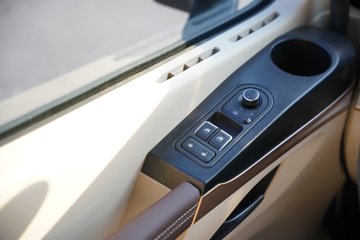 �������� ����HK 580���� 6X4 LNG�Զ���ǣ����(����12��)(Һ��)ͼƬ