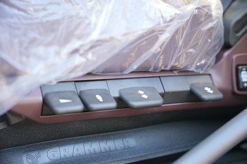 �������� ����HK 580���� 6X4 LNG�Զ���ǣ����(����12��)(Һ��)ͼƬ