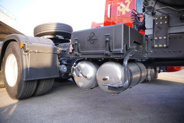 �������� ����HK 580���� 6X4 LNG�Զ���ǣ����(����12��)(Һ��)ͼƬ