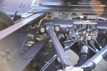 �������� ����HK 580���� 6X4 LNG�Զ���ǣ����(����12��)(Һ��)ͼƬ