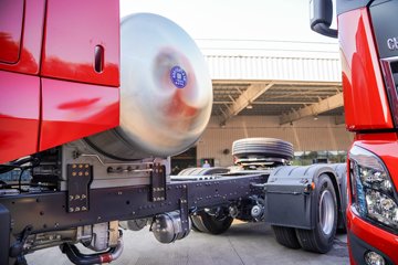 �������� ����HK 580���� 6X4 LNG�Զ���ǣ����(����12��)(Һ��)ͼƬ