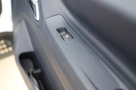 五十铃翼放EM 载货车驾驶室                                               图片