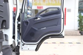 五十铃翼放EM 载货车驾驶室                                               图片