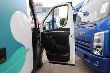 ���� Van��· V8�����캽�� 2�� 5.46�״��綯��ʽ���䳵53.58kWhͼƬ