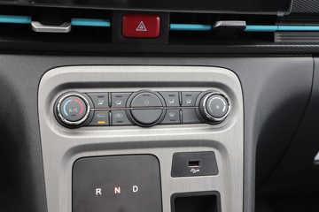 ���� Van��· V8�����캽�� 2�� 5.46�״��綯��ʽ���䳵53.58kWhͼƬ