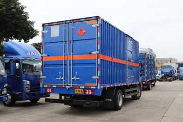 骏铃V7&nbsp;爆破器材运输车外观图片