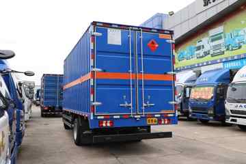 骏铃V7&nbsp;爆破器材运输车外观图片