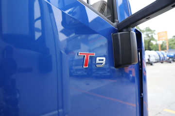 ���� ����˹T9 195���� 4X2 8.2���Ű���ʽ�ػ���(HFC5181XXYB80K1E4S)ͼƬ