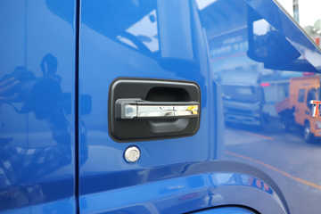 ���� ����˹T9 195���� 4X2 8.2���Ű���ʽ�ػ���(HFC5181XXYB80K1E4S)ͼƬ