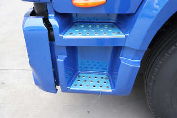 ���� ����˹T9 195���� 4X2 8.2���Ű���ʽ�ػ���(HFC5181XXYB80K1E4S)ͼƬ