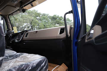 ���� ����˹T9 195���� 4X2 8.2���Ű���ʽ�ػ���(HFC5181XXYB80K1E4S)ͼƬ