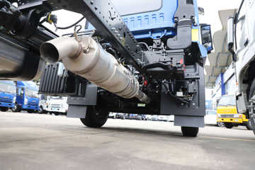 ���� ����˹T9 195���� 4X2 8.2���Ű���ʽ�ػ���(HFC5181XXYB80K1E4S)ͼƬ