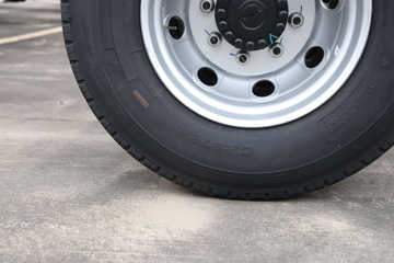 ���� ����˹T9 195���� 4X2 8.2���Ű���ʽ�ػ���(HFC5181XXYB80K1E4S)ͼƬ