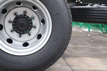 ���� ����˹T9 195���� 4X2 8.2���Ű���ʽ�ػ���(HFC5181XXYB80K1E4S)ͼƬ