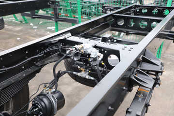 ���� ����˹T9 195���� 4X2 8.2���Ű���ʽ�ػ���(HFC5181XXYB80K1E4S)ͼƬ