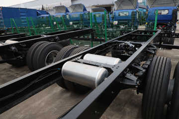 ���� ����˹T9 195���� 4X2 8.2���Ű���ʽ�ػ���(HFC5181XXYB80K1E4S)ͼƬ