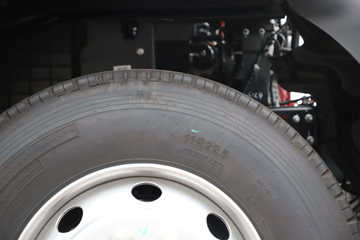 ���� ����˹T9 195���� 4X2 8.2���Ű���ʽ�ػ���(HFC5181XXYB80K1E4S)ͼƬ