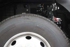 江淮 德沃斯T9 195马力 4X2 8.2米排半厢式载货车(HFC5181XXYB80K1E4S)