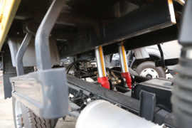 骏铃G&nbsp;自卸车底盘                                                图片